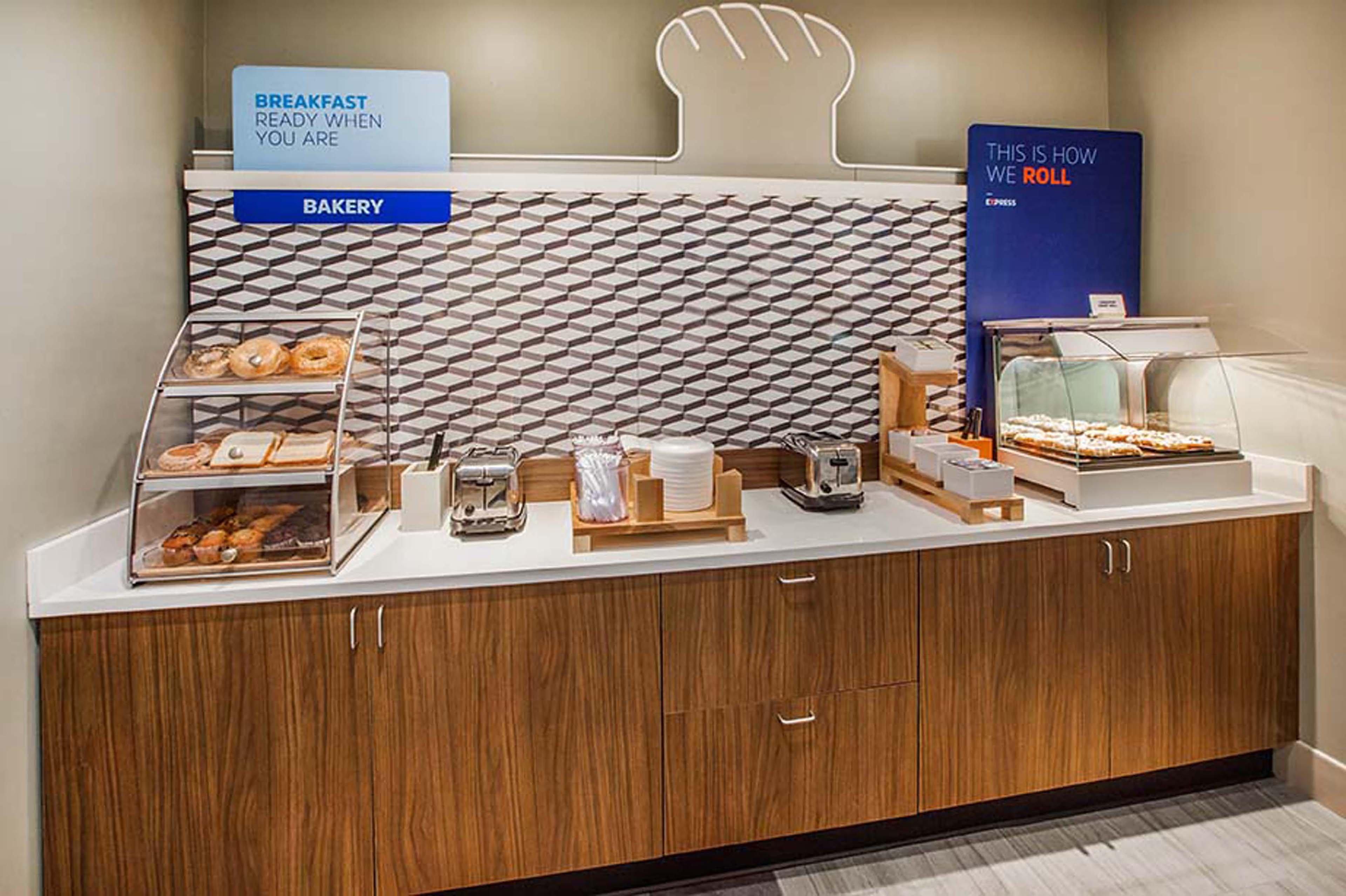 Holiday Inn Express Harrisburg Sw - Mechanicsburg By Ihg Екстериор снимка